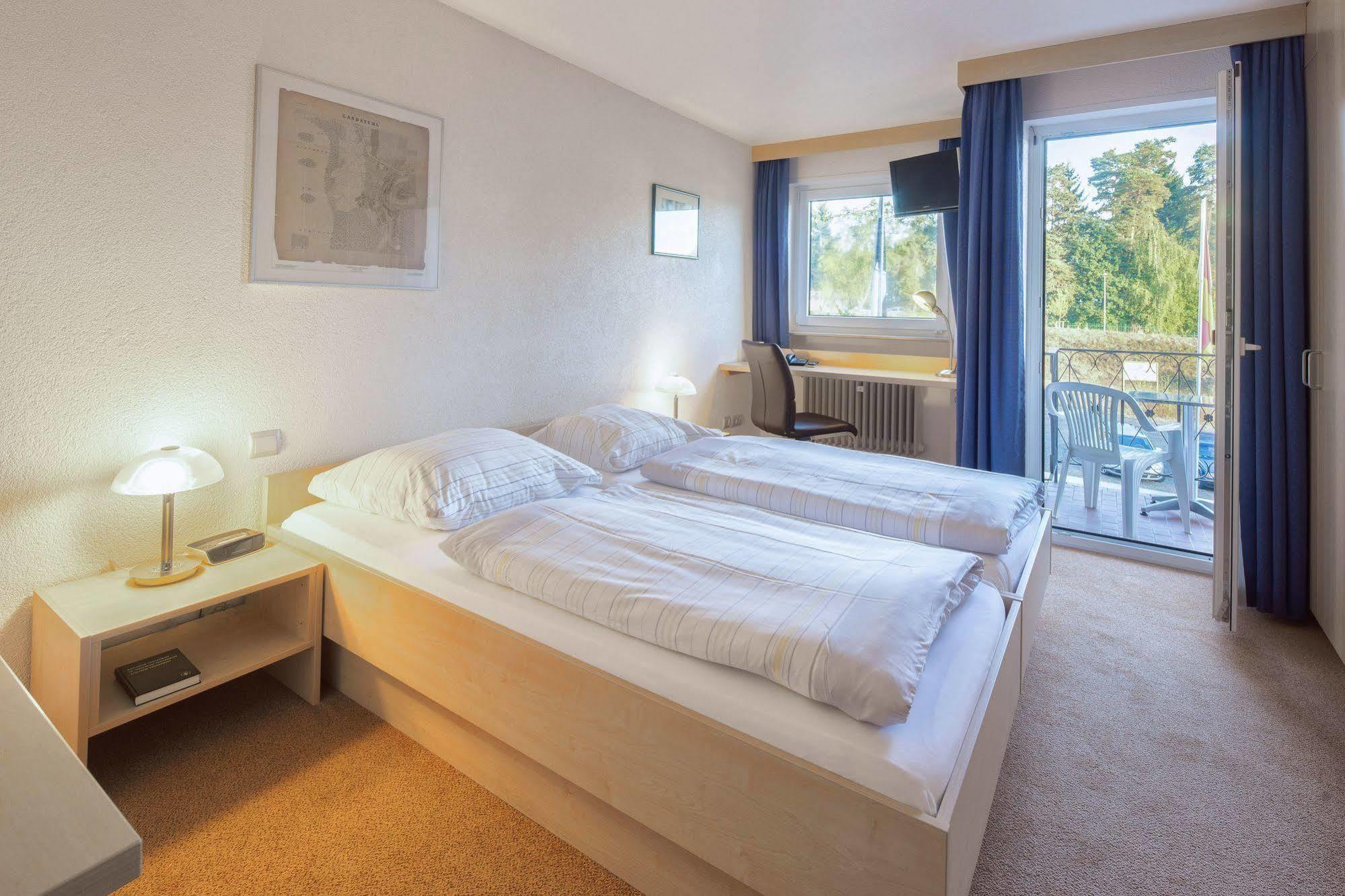 Hrc Pfeffermuehle Hotel Landstuhl Exterior photo
